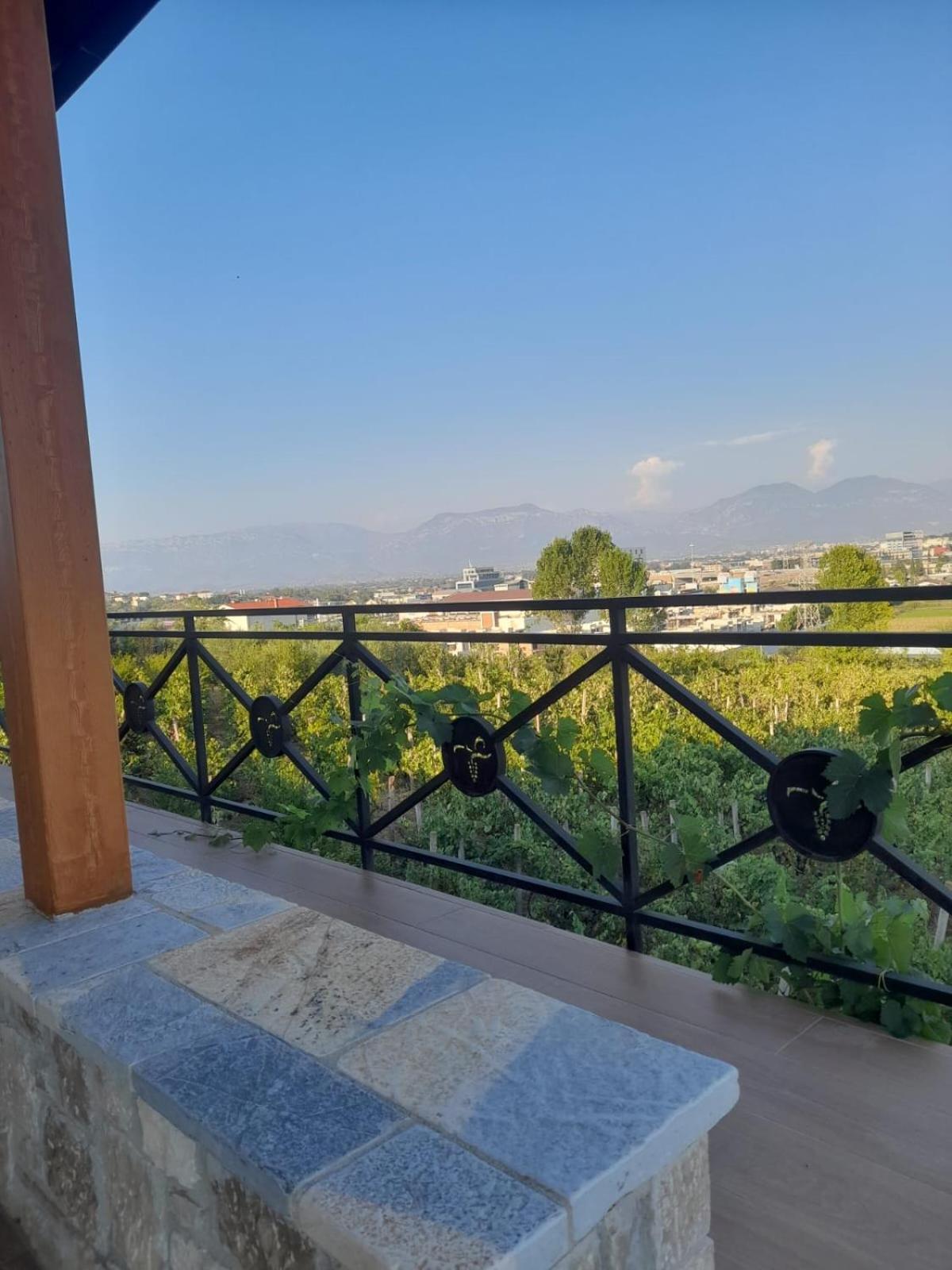 Vila Shehi Guesthouse And Winery Mucaj Exterior foto