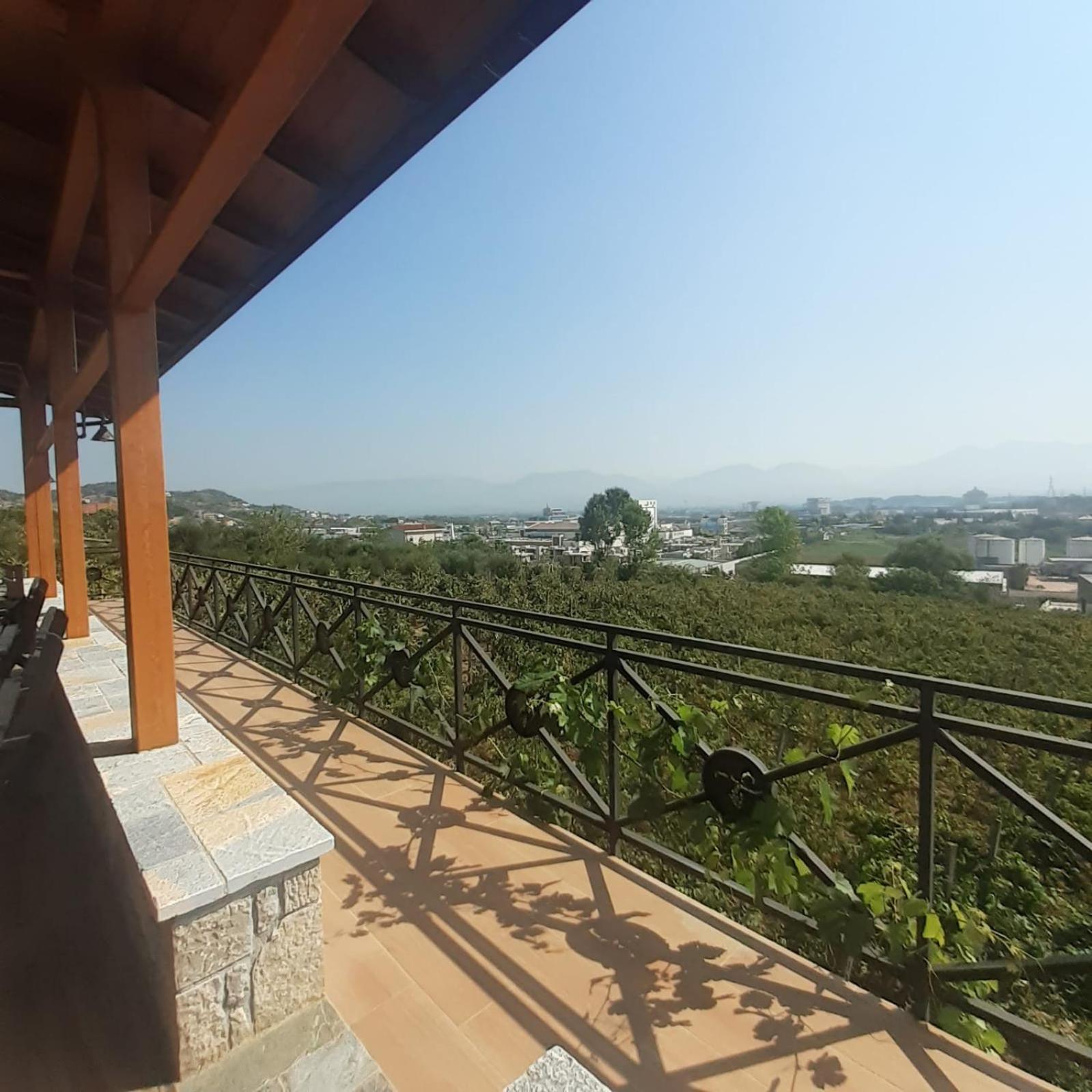 Vila Shehi Guesthouse And Winery Mucaj Exterior foto